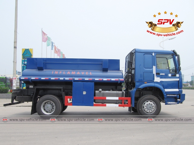Side view of 4X4 Fuel Tank Truck